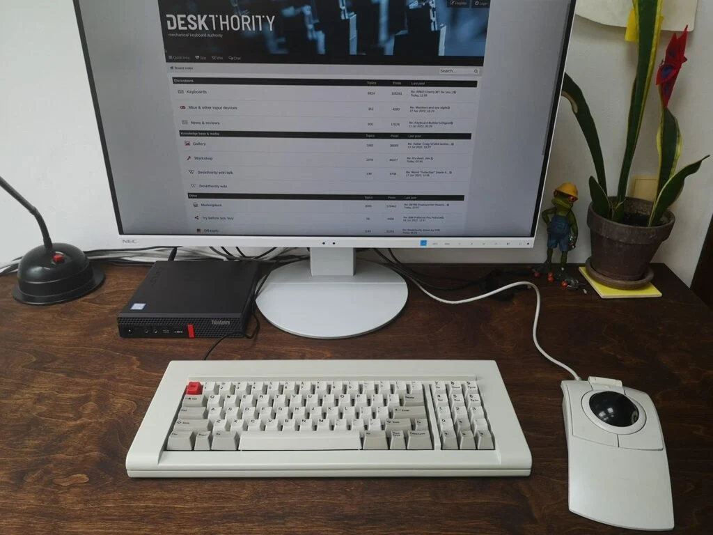 The next two photos are from a user of both Colemak and QWERTY who was wondering if the keys could take a few dozen removals/insertions if they switch frequently between layouts – any experience with the durability of Model F key stems? Mine are the same exact material as what IBM used so it should have similar properties.