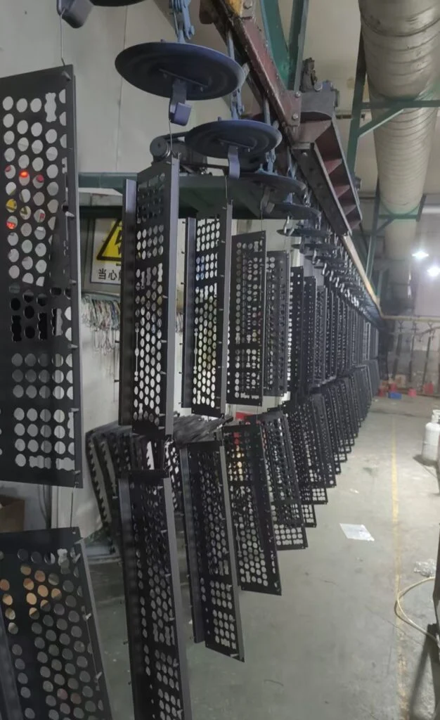 In June we saw some more production photos, this time of the powdercoating process of the top inner assemblies and the completed bottom inner assemblies.