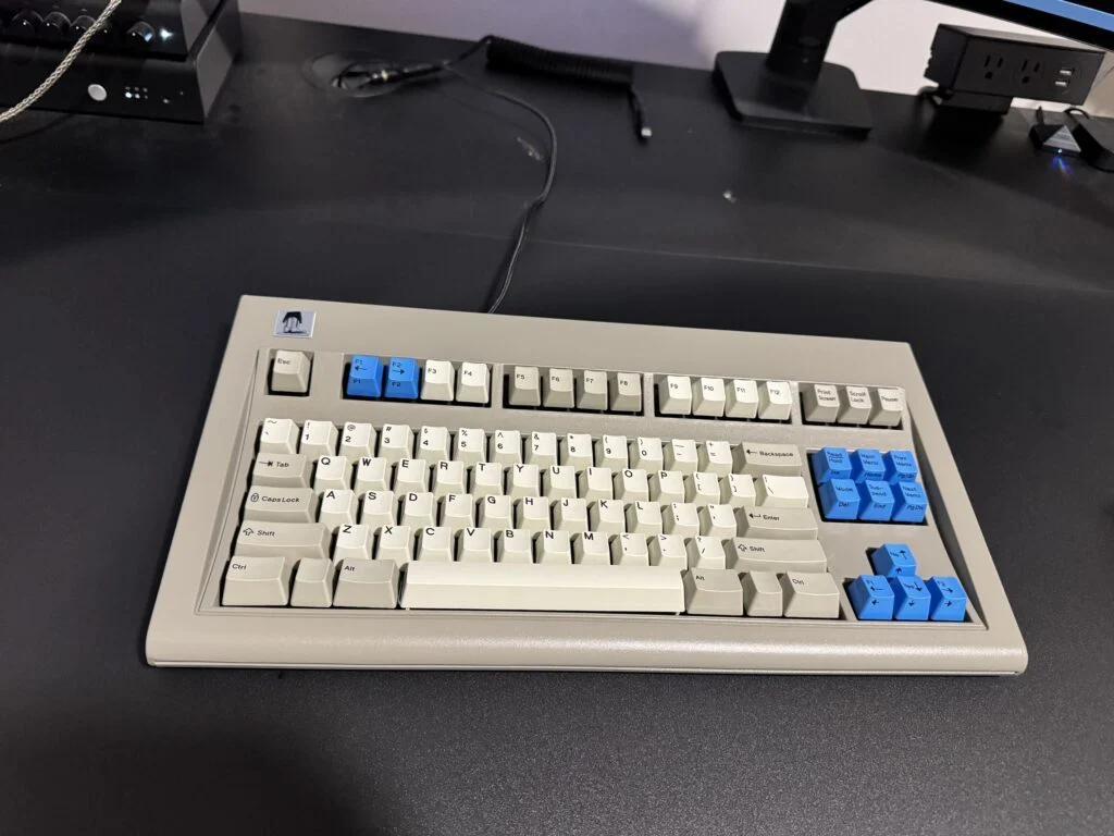 With permission I am posting some nice photos of the FSSK at home with a family of original IBM keyboards, including a Model F Unsaver! I like the placement of the Model F badge on the FSSK. Reminds me of the raised badge on the IBM 4704 promotional prototype photos posted a while back.