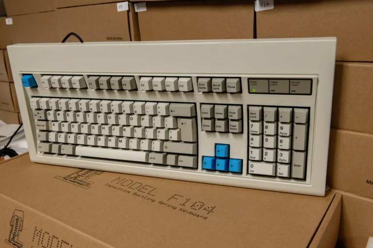 Brand New Model F Keyboards 88 yH5BAEAAAAALAAAAAABAAEAAAIBRAA7