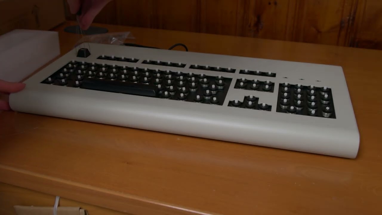 2026 Beam Spring Setup, Step 6:  Installing and Removing Keycaps